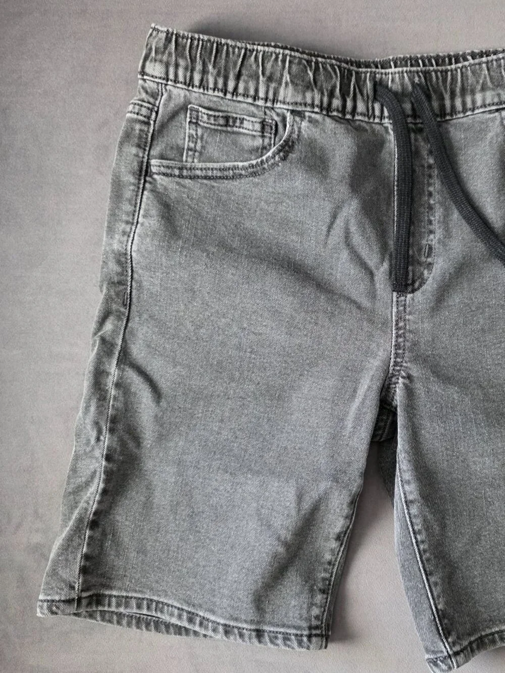 Old Navy Boys Denim Jean Shorts Size XL (14–16) – Excellent Condition